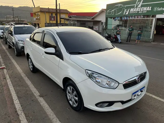 Carro Fiat Grand Siena 2013 Evo Attractive 1.4 8V (Flex)