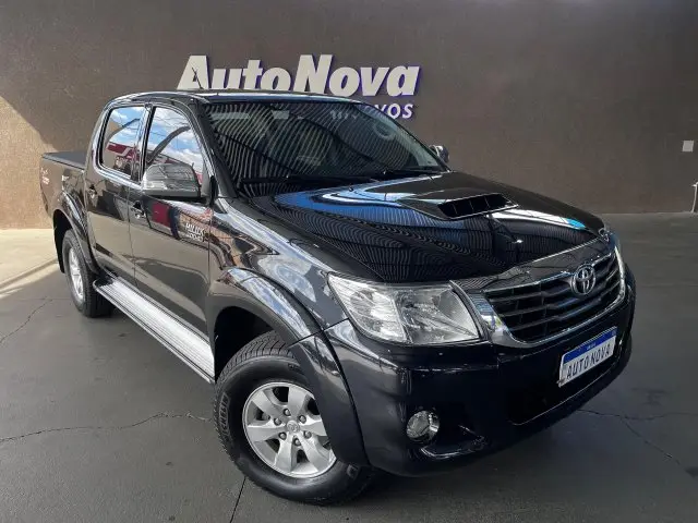 Carro Toyota Hilux Cabine Dupla 2015 Hilux 3.0 TDI 4x4 CD SRV (Aut)