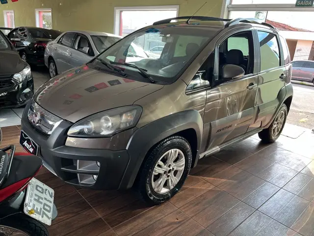 Carro Fiat Idea 2015 Adventure 1.8 16V E.TorQ (Flex)