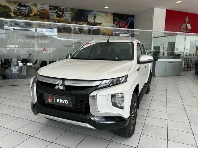 Carro Mitsubishi Triton 2025 HPE-S