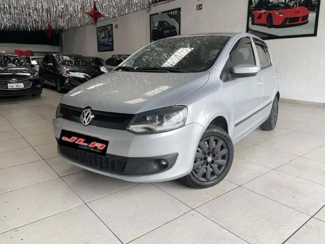 Carro Volkswagen Fox 2014 1.0 TEC (Flex) 4p