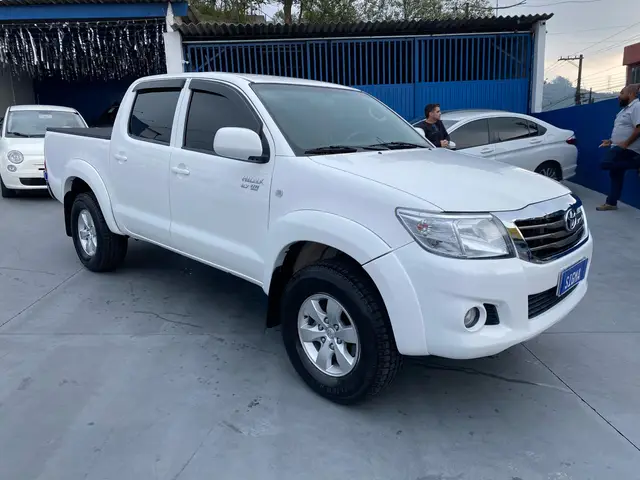 Carro Toyota Hilux Cabine Dupla 2015 Hilux 2.7 SR CD 4x2 (Flex) (Aut)