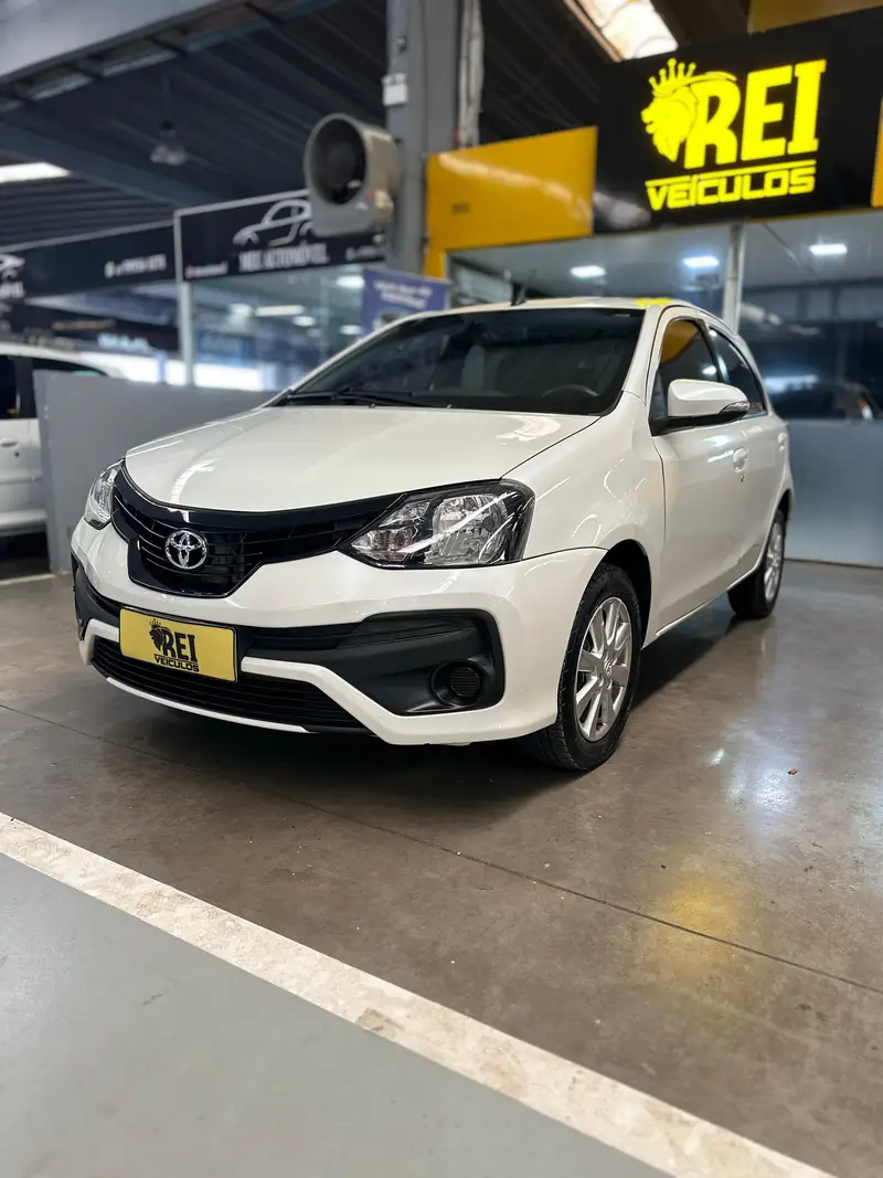 Toyota Etios X Plus 1.5 (Aut) (Flex)