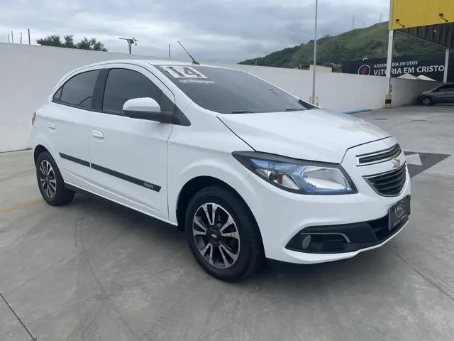 Carro Chevrolet Onix 2014 1.4 LTZ SPE/4 (Aut)