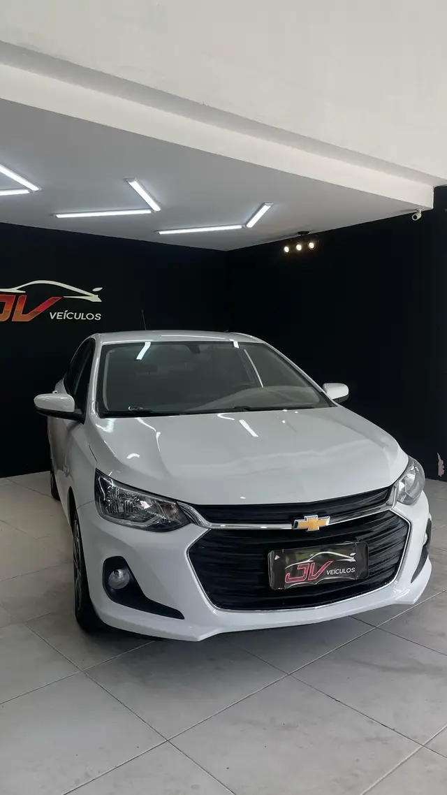 Carro Chevrolet Onix Plus 2024 LT 1.0