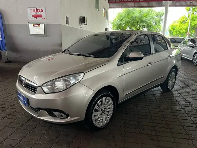 Carro Fiat Grand Siena 2015 Essence 1.6 16V (Flex)