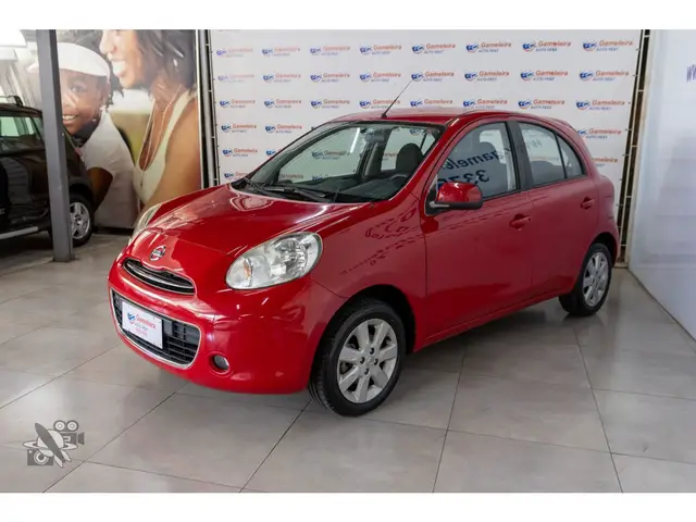 Carro Nissan March 2014 1.6 16V SV (Flex)