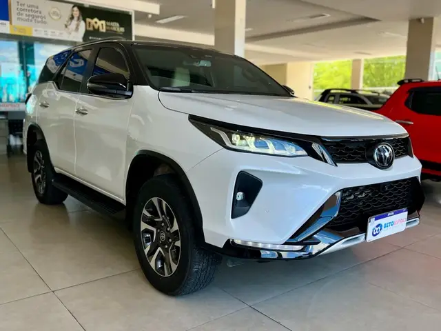Carro Toyota SW4 2024 Diamond  2.8 Turbodiesel 4x4 (Aut.)