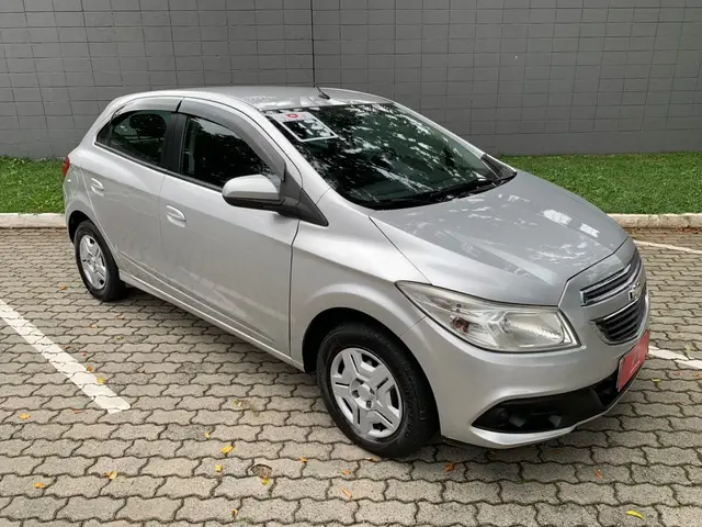Carro Chevrolet Onix 2013 1.0 LT SPE/4