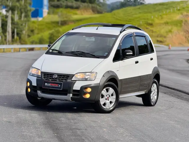 Carro Fiat Idea 2010 Adventure 1.8 Dualogic (Flex)