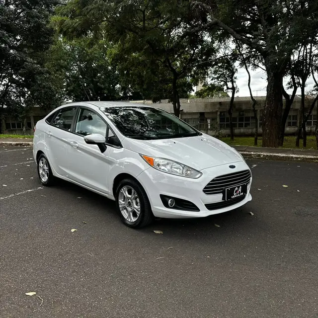 Carro Ford New Fiesta Sedan 2014 1.6 SE PowerShift (Flex)