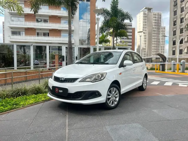 Carro CAOA Chery Celer 2015 Hatch 1.5 16V ACT (Flex)