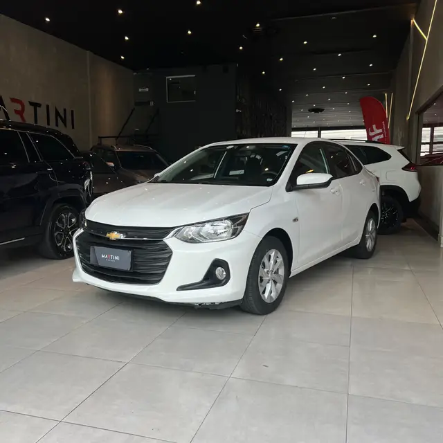 Carro Chevrolet Onix Plus 2023 LT 1.0