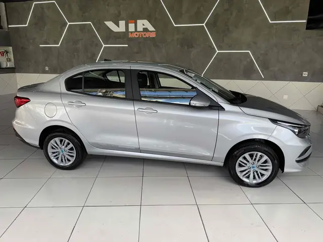 Carro Fiat Cronos 2025 Drive 1.3