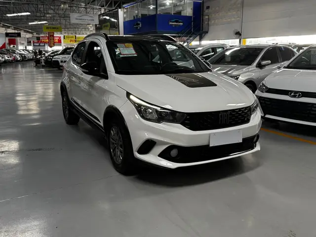 Carro Fiat Argo 2022 Trekking 1.3 (Flex)
