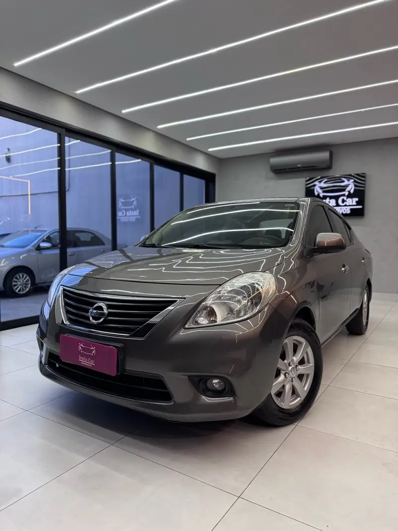 Nissan Versa 1.6 16V SL (Flex)