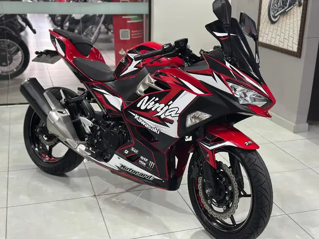 Moto Kawasaki Ninja 2021 400