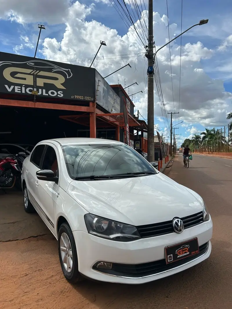 Volkswagen Voyage 1.0 TEC Seleção (Flex)