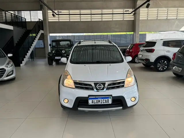Carro Nissan Livina 2013 X-Gear SL 1.8 16V (flex) (aut)
