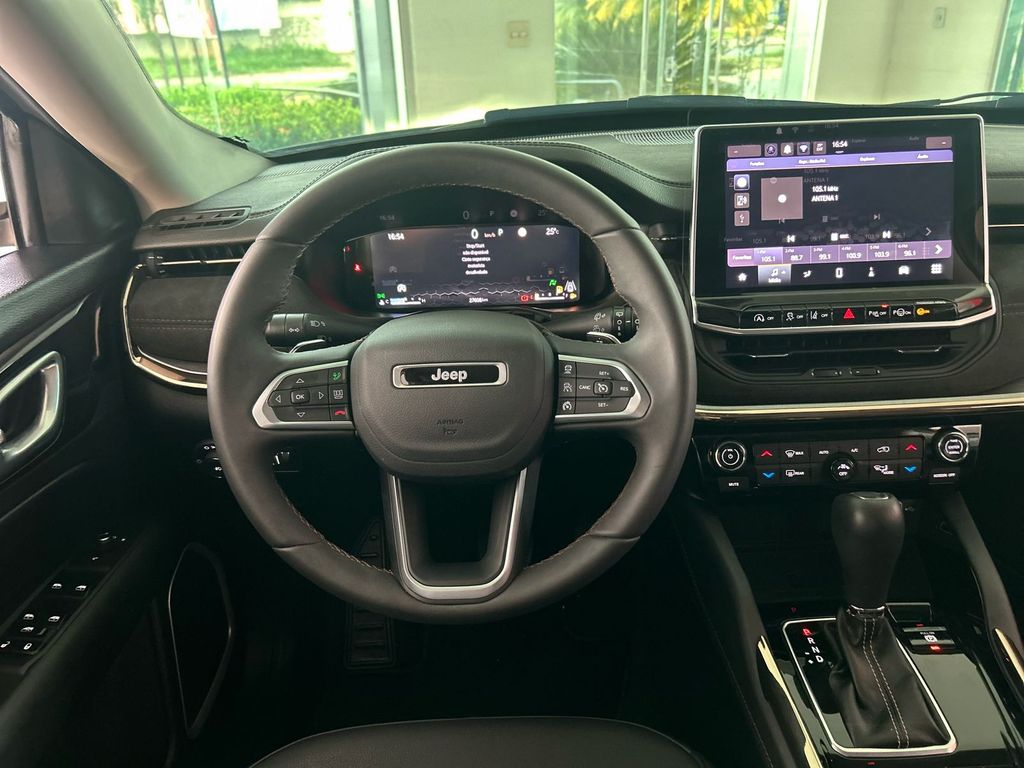 Commander Limited 1.3 T270