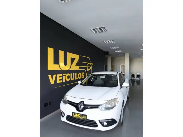 Carro Renault Fluence 2015 2.0 16V Dynamique (Flex)