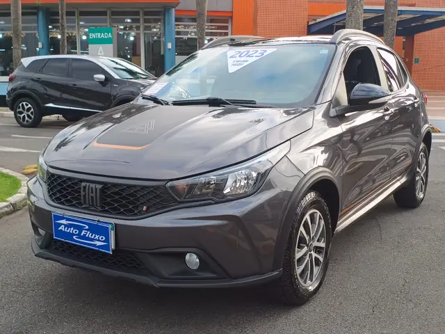 Carro Fiat Argo 2023 Trekking 1.3 (Aut.)