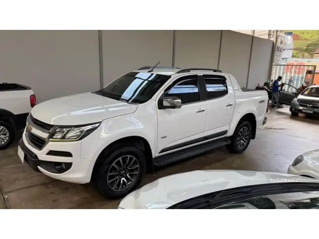 Carro Chevrolet S10 Cabine Dupla 2020 S10 2.8 CTDI LS 4WD (Cabine Dupla)