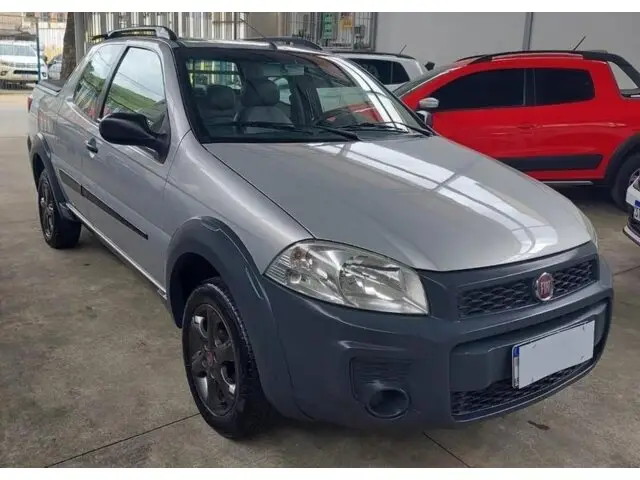 Carro Fiat Strada 2015 Working 1.4 (Flex)
