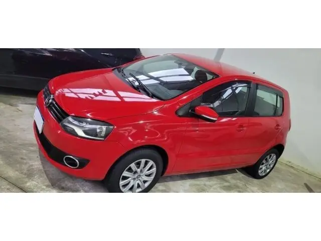 Carro Volkswagen Fox 2014 1.0 TEC (Flex) 4p
