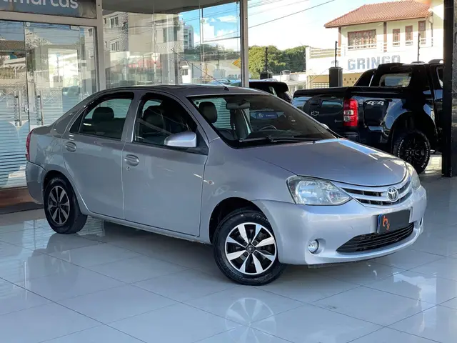 Carro Toyota Etios 2014 XLS 1.5 (Flex)