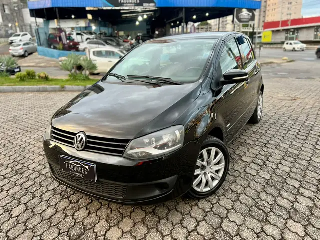 Carro Volkswagen Fox 2013 1.0 TEC (Flex) 4p