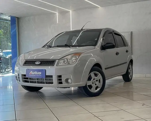 Carro Ford Fiesta Hatch 2010 1.0 (Flex)
