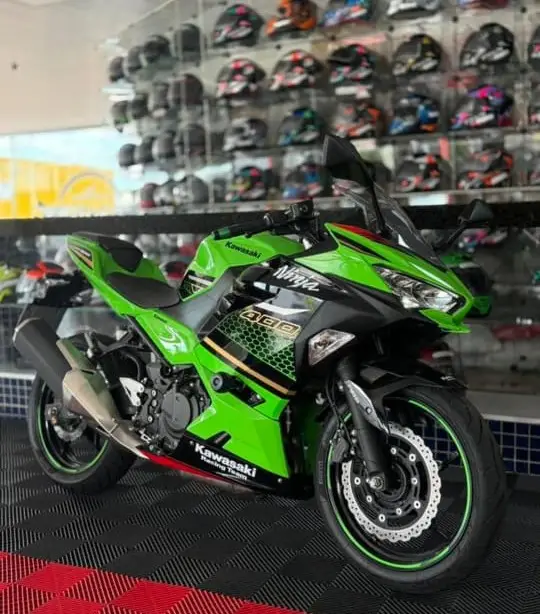 Carro Kawasaki Ninja 2020 400