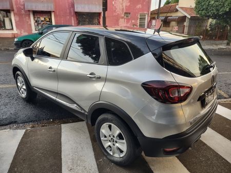 Captur Life 1.6 16v SCe CVT (Flex)