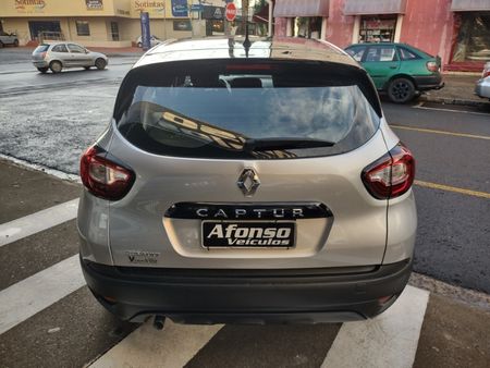 Captur Life 1.6 16v SCe CVT (Flex)