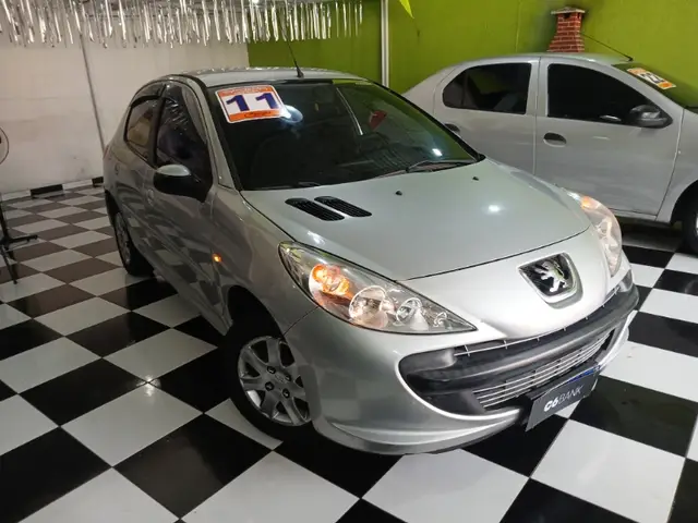 Carro Peugeot 207 2011 Hatch XR 1.4 8V (flex) 4p