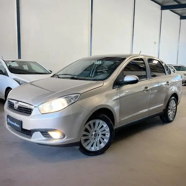 Carro Fiat Grand Siena 2016 Essence 1.6 16V Dualogic (Flex)