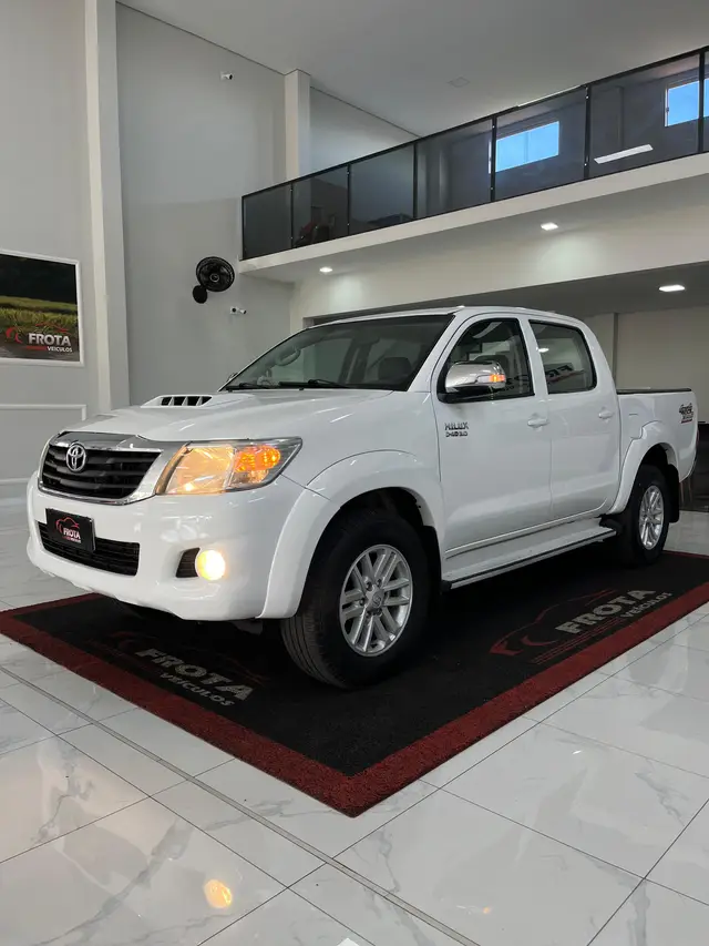Carro Toyota Hilux Cabine Dupla 2013 Hilux 3.0 TDI 4x4 CD SRV (Aut)