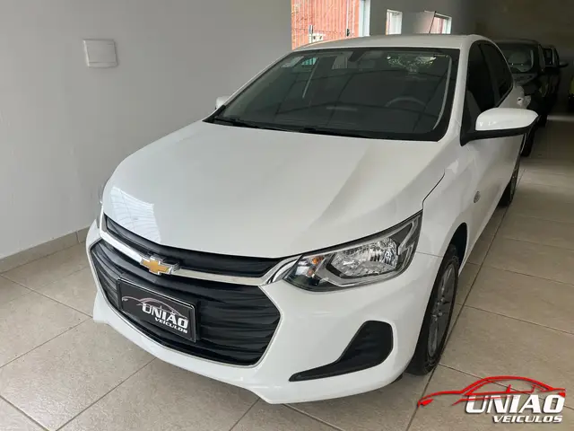 Carro Chevrolet Onix Plus 2023 LT 1.0
