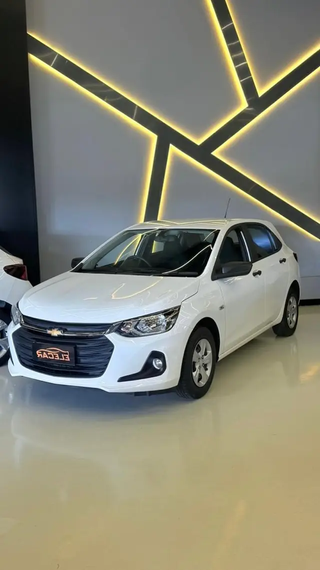 Carro Chevrolet Onix 2025 1.0