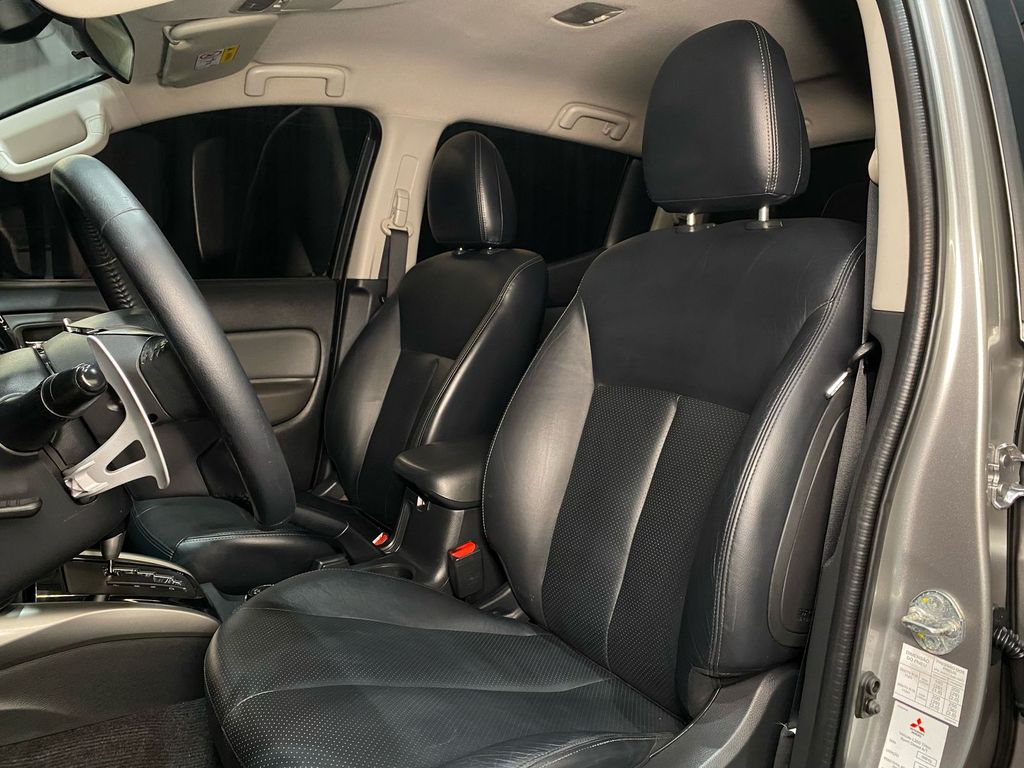 L200 Triton Sport Sport 2.4 DID-H HPE 4WD (Aut)