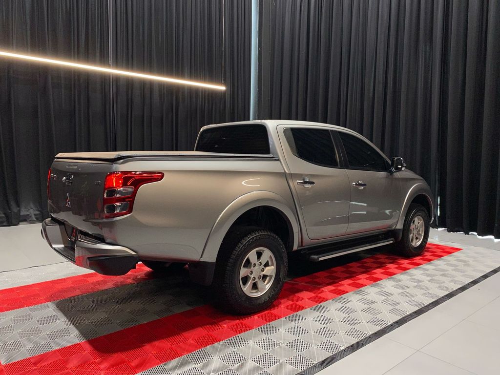 L200 Triton Sport Sport 2.4 DID-H HPE 4WD (Aut)