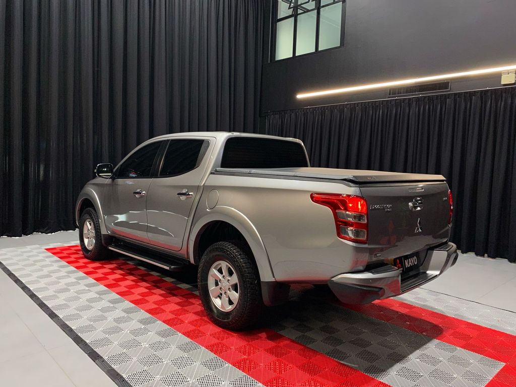 L200 Triton Sport Sport 2.4 DID-H HPE 4WD (Aut)