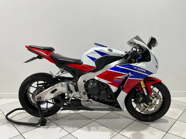 Carro Honda CBR 1000RR 2013 Fireblade (ABS)