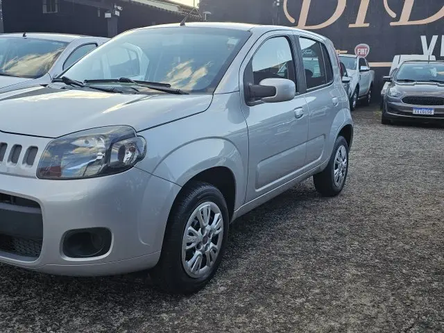 Carro Fiat Uno 2016 Vivace 1.0 8V (Flex) 4p