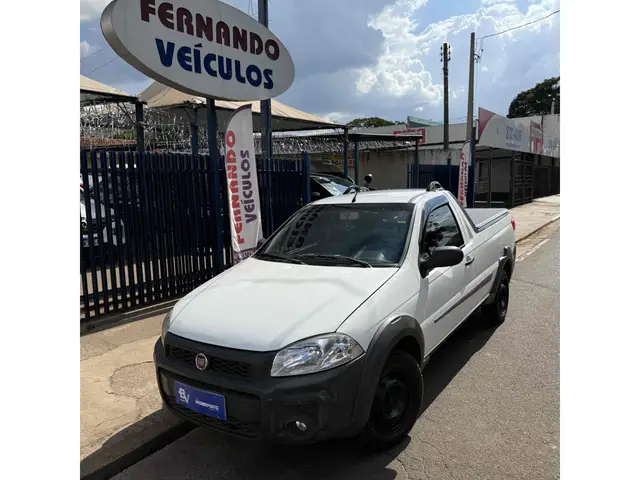Carro Fiat Strada 2015 Working 1.4 (Flex)
