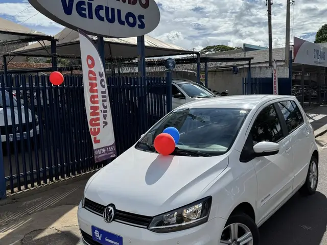 Carro Volkswagen Fox 2017 1.6 MSI Comfortline (Flex)