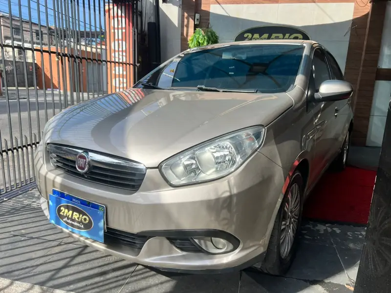 Fiat Grand Siena Essence 1.6 16V (Flex)
