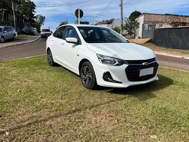 Carro Chevrolet Onix Plus 2024 LT 1.0