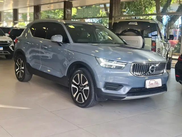 Carro Volvo XC40 2021 Momentum 1.5 T5 Hybrid AWD (Aut)